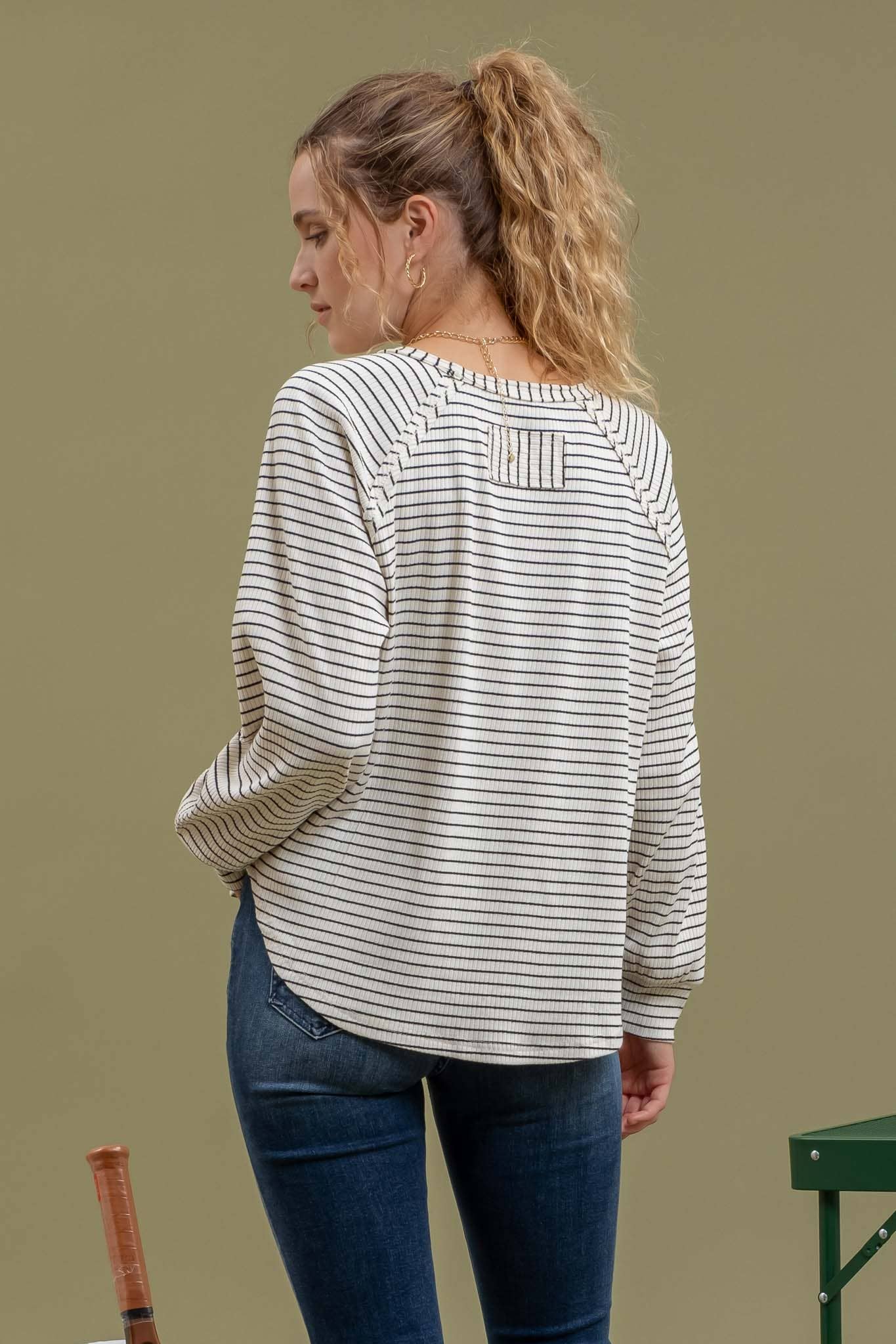 STRIPED RAGLAN SLEEVE KNIT TOP