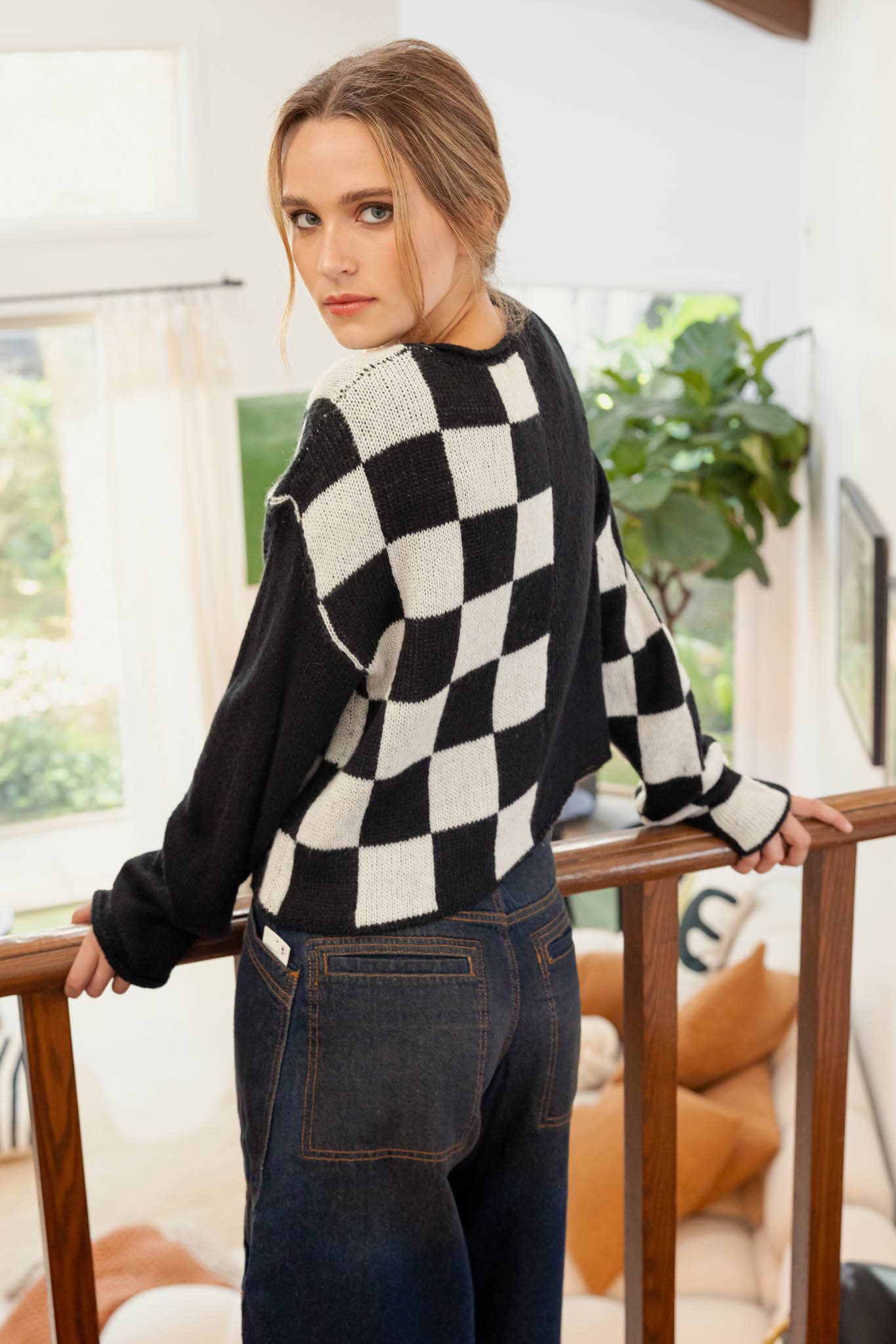 COLORBLOCK CHECKERED LONG SLEEVE KNIT SWEATER